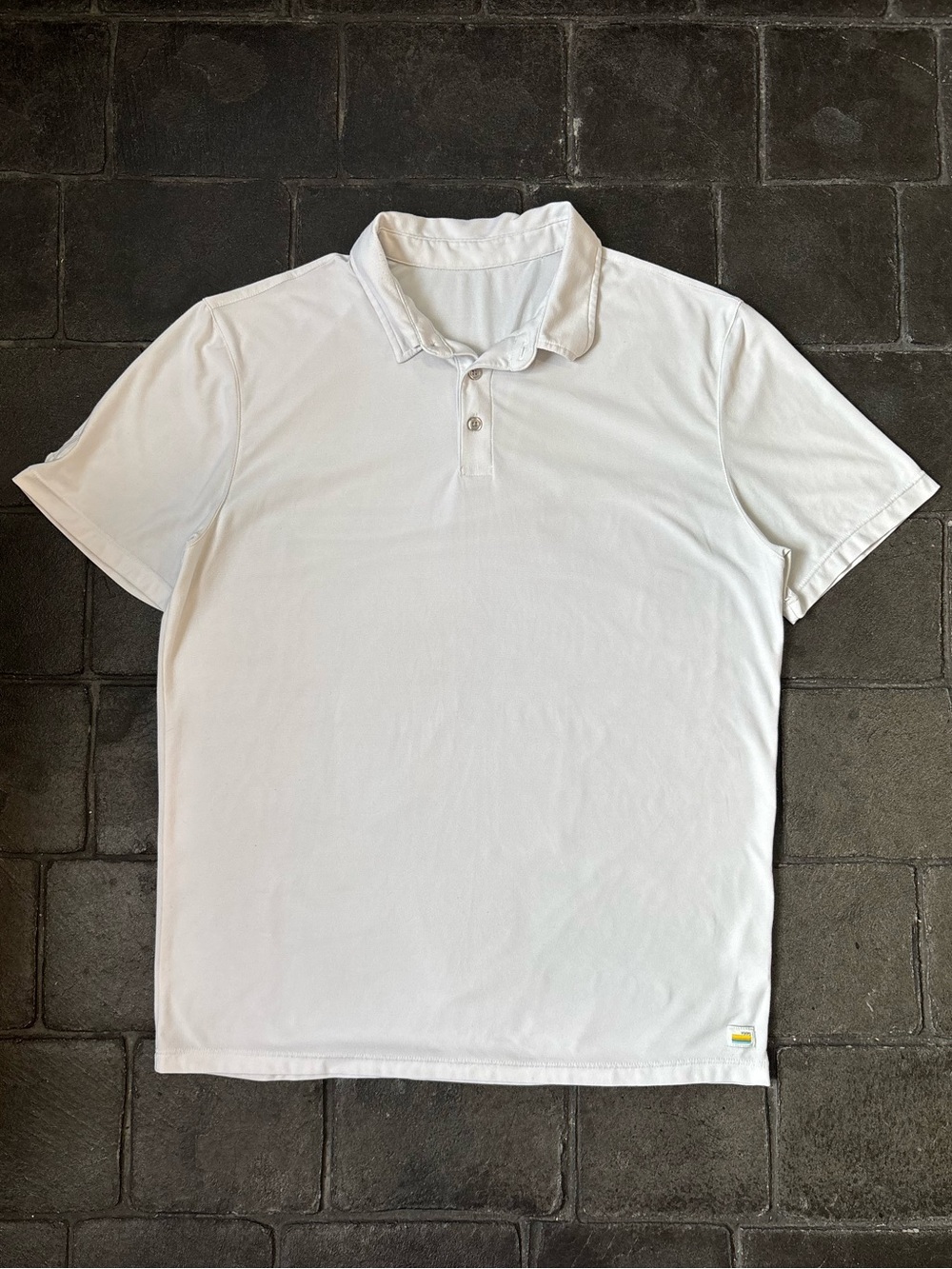Vuori men’s strato tech polo t-shirt white size medium